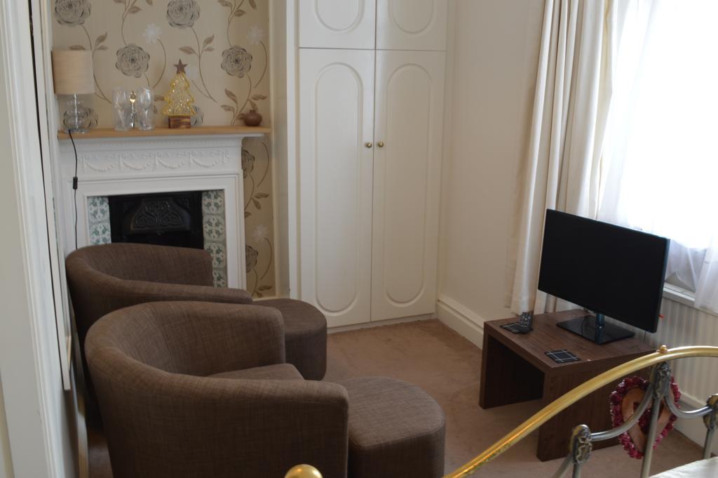 Ellerbrook House 4*